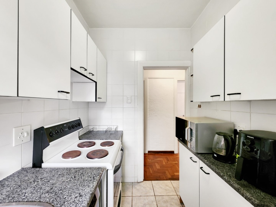 1 Bedroom Property for Sale in Sea Point Western Cape
